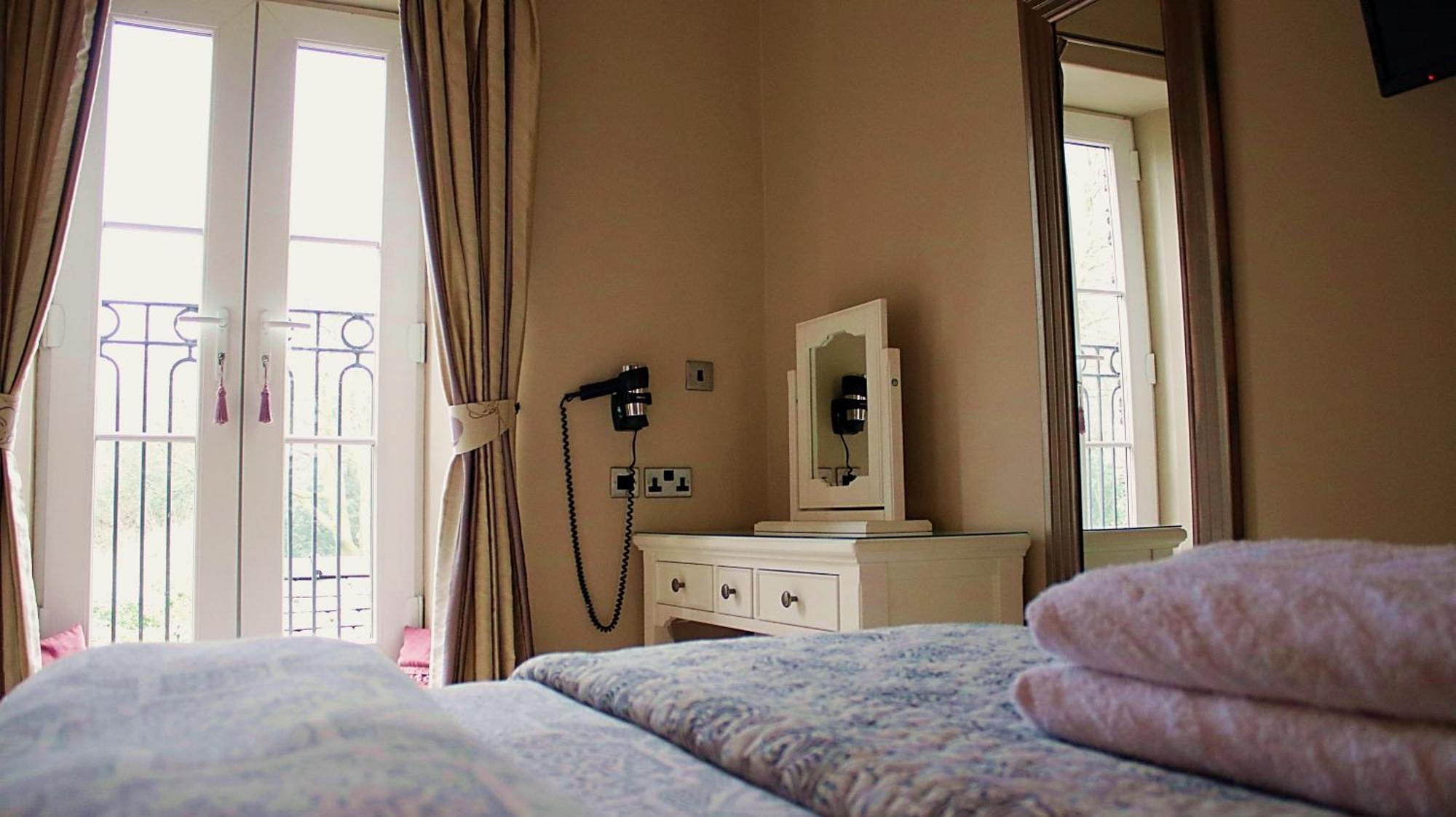 Bowness Bay Suites (Adults Only) Eksteriør bilde